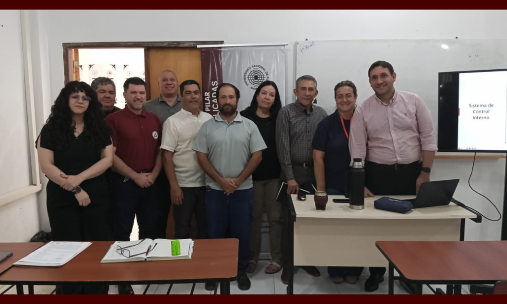 LA FCA-UNP RECIBE CAPACITACIÓN PARA LA IMPLEMENTACIÓN DEL MECIP 2015.